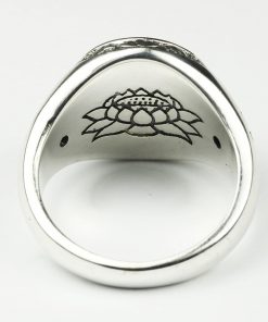 bague-om-mani-padme-hum-avec-lotus-sur-le-dessous